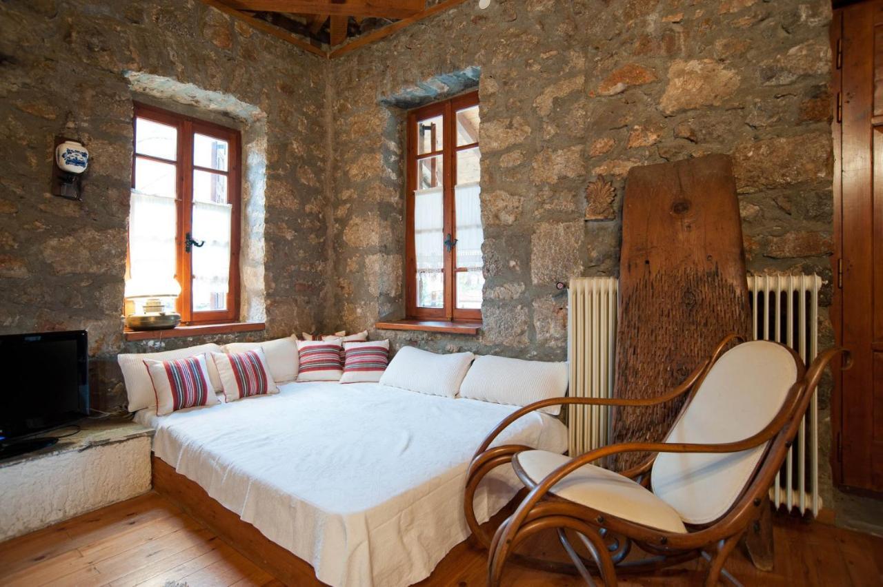 Mariolata Stone House Villa Lilaia ภายนอก รูปภาพ