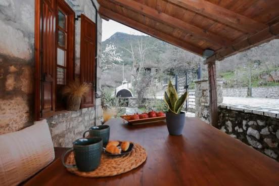 Mariolata Stone House Villa Lilaia ภายนอก รูปภาพ