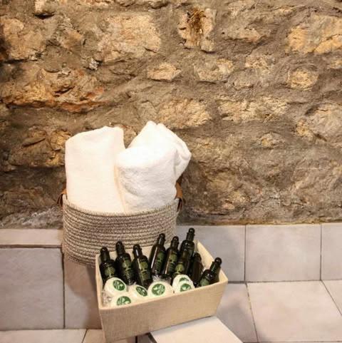Mariolata Stone House Villa Lilaia ภายนอก รูปภาพ